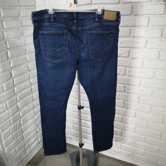 American Eagle Flex Men's Size 40/30 Medium Wash Zipper & Button Closure Jeans - Picture 2 of 16